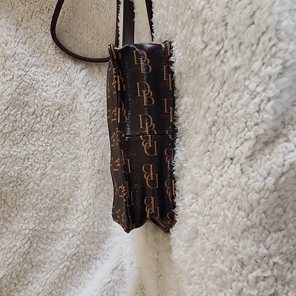 Dooney and Bourke crossbody - Picture 3 of 5